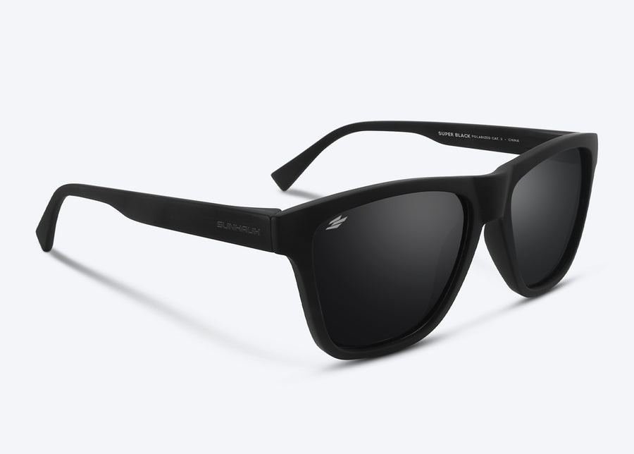 SUPER BLACK